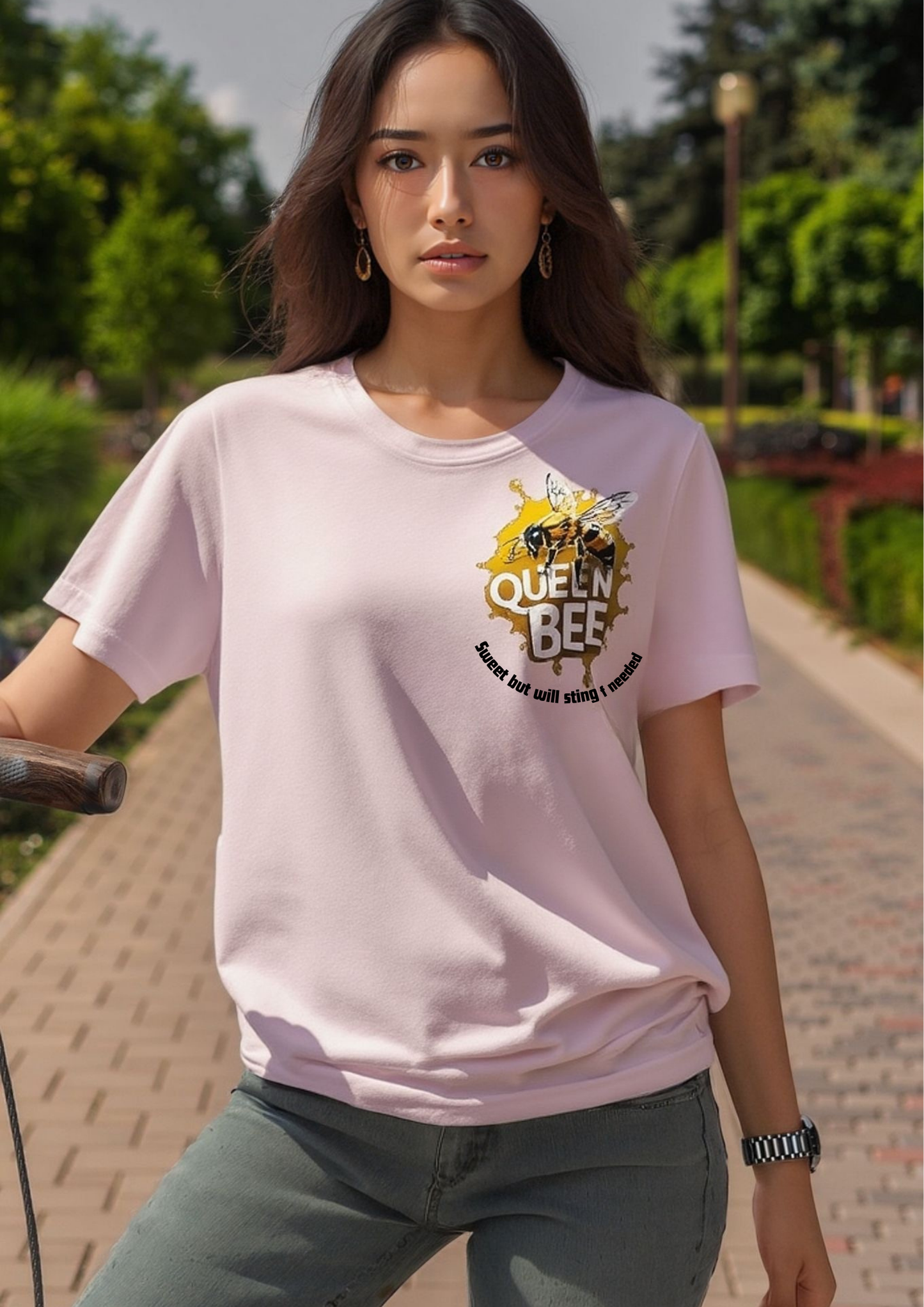 Queen Bee Graphic Tee – Soft Pink